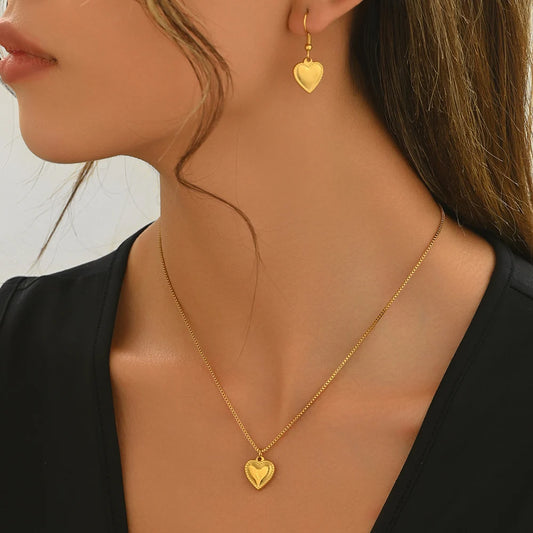 Lxalry 18K Gold Plated Symmetrical Heart Set
