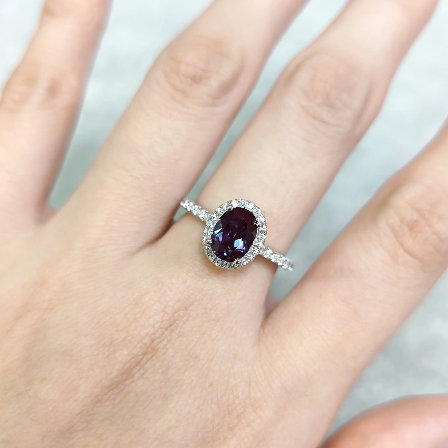 GEM'S BALLET Oval 6X8mm Halo Lab Alexandrite Engagement Ring