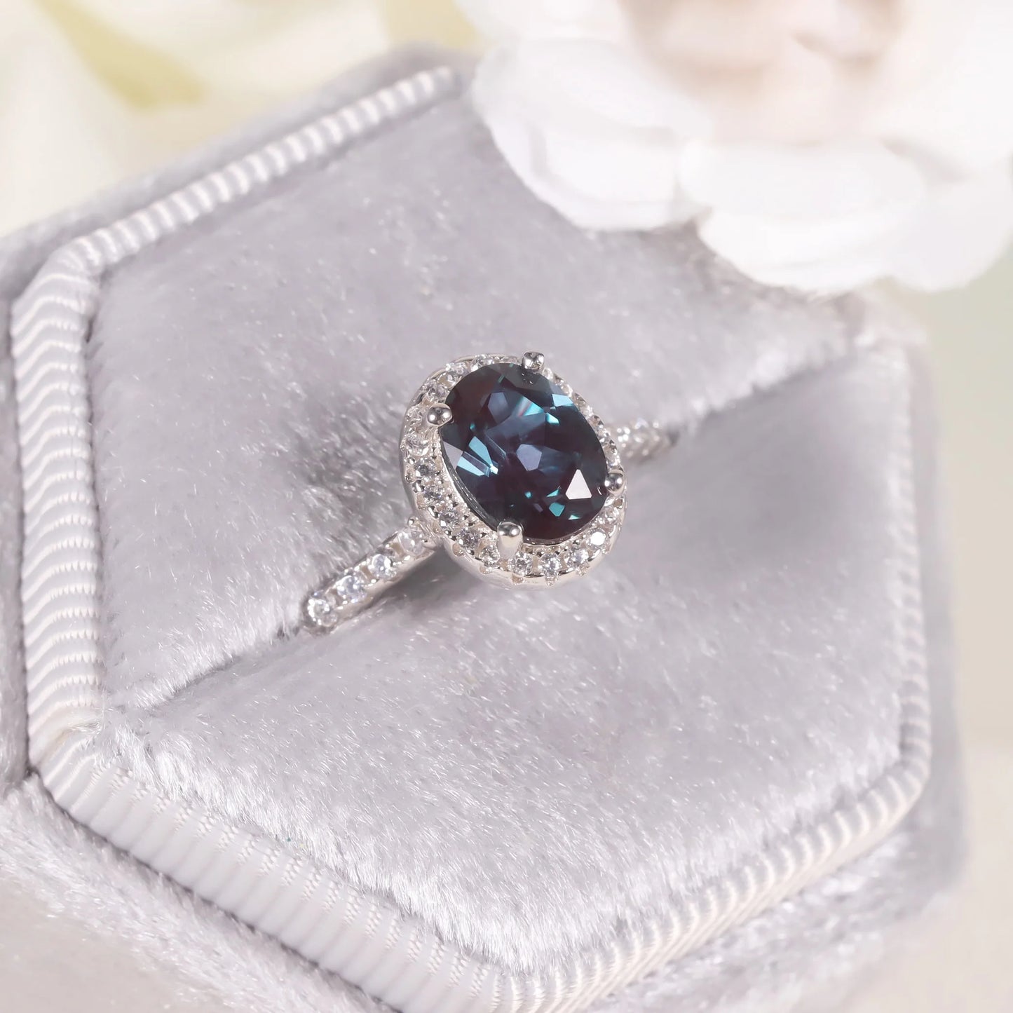 GEM'S BALLET Oval 6X8mm Halo Lab Alexandrite Engagement Ring