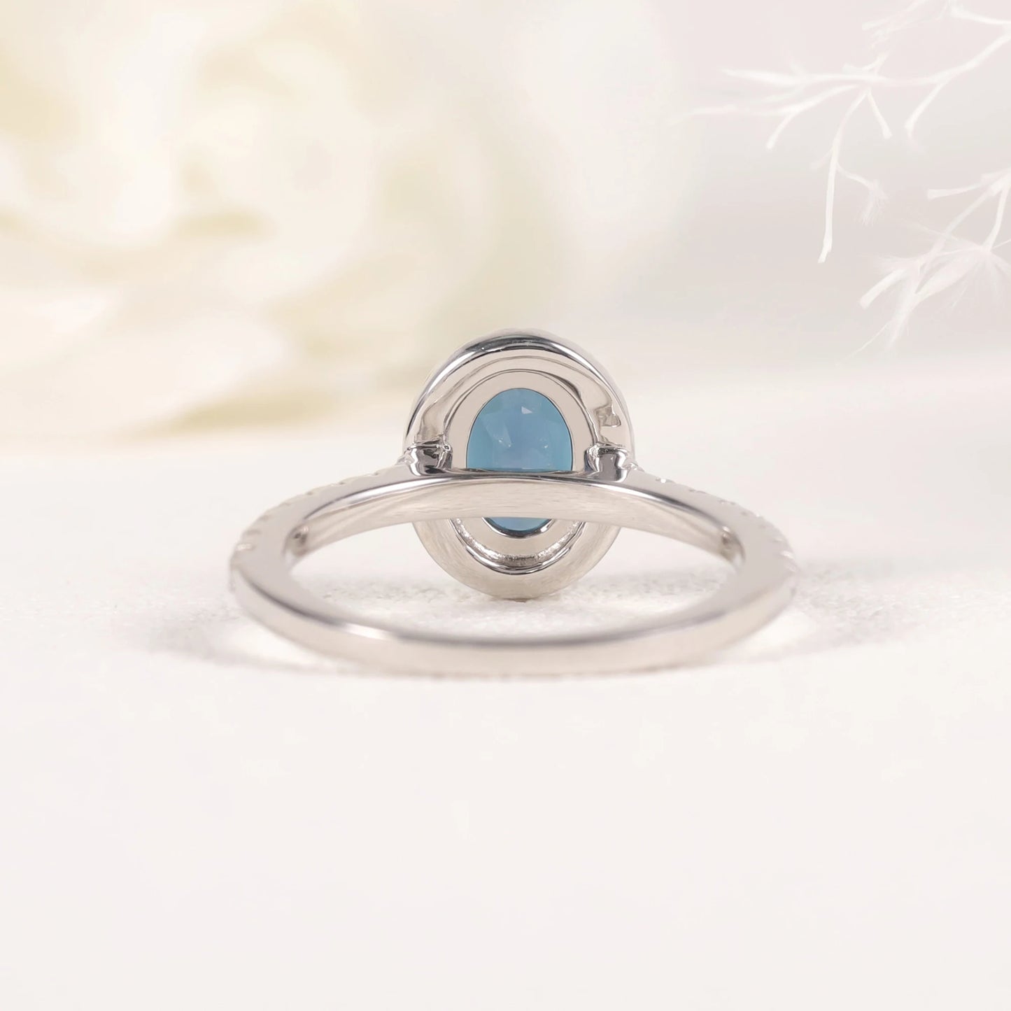 GEM'S BALLET Oval 6X8mm Halo Lab Alexandrite Engagement Ring